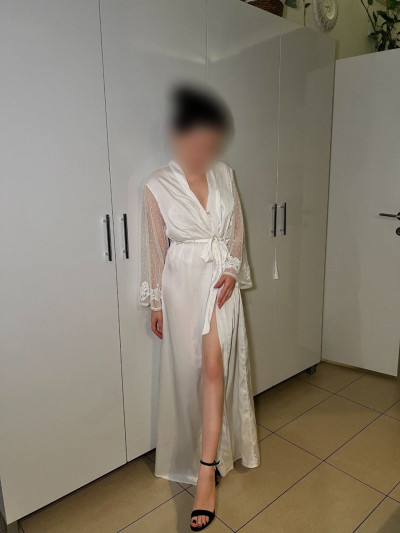 Частная массажистка Адель 